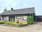 Titelbild - RESERVIERT!!! Einfamilienhaus mit großem Garten, Sauna und PV-Anlage in begehrter Lage von Lowick