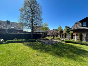 Einfamilienhaus mit großem Garten, Sauna und PV-Anlage in begehrter Lage von Lowick - Bild (62937)