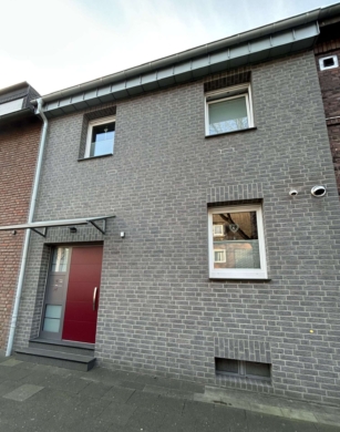 RESERVIERT ! Modernisiertes Reihenmittelhaus in Bottrop – hochwertig saniert & zeitnah bezugsfertig!, 46236 Bottrop, Reihenmittelhaus