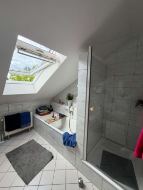 Dachgeschosswohnung mit Balkon und 2 Schlafzimmern in Bocholt-Biemenhorst - Bild (62856)