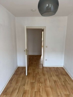 Dachgeschoss mit Balkon und 2 Schlafzimmern in Duisburg-Sternbuschweg - Bild (63958)