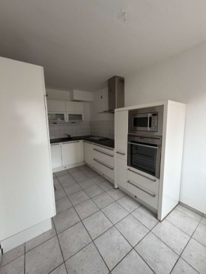 Frisch renoviert! Souterrain-Apartment mit 2 Zimmern, Terrasse, Stellplatz und EBK in Wesel - Bild (64690)