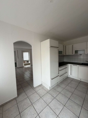 Frisch renoviert! Souterrain-Apartment mit 2 Zimmern, Terrasse, Stellplatz und EBK in Wesel - Bild (64691)