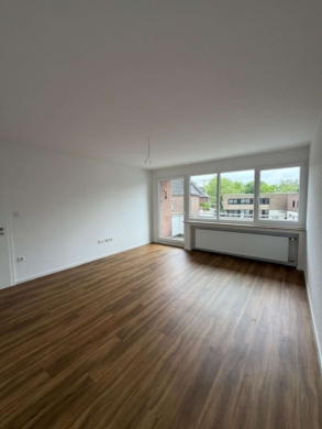 Erstbezug nach Renovierung! Helle 4-Zimmer-Wohnung mit Balkon in Bocholt an der Kurfürstenstraße - Bild (64287)