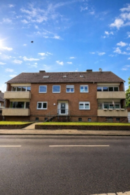 Erstbezug nach Renovierung! Helle 4-Zimmer-Wohnung mit Balkon in Bocholt an der Kurfürstenstraße - Titelbild (64276)