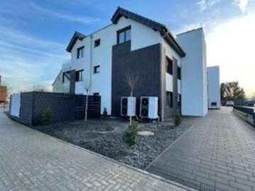 2 Zimmer Neubau OG-Wohnung mit Balkon im KFW-40-Haus, 46446 Emmerich am Rhein, Etagenwohnung