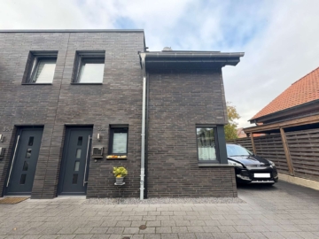 Charmante Doppelhaushälfte mit schönem, großen Garten in Bocholt, 46395 Bocholt, Doppelhaushälfte