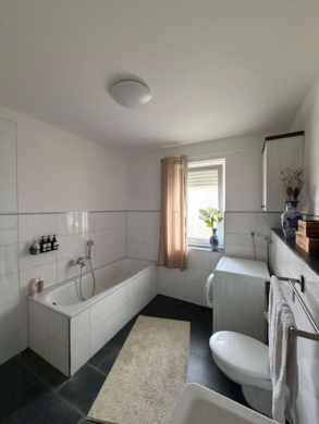 Große, sehr gepflegte 3-Zimmer-Wohnung mit Balkon in Bocholt-Biemenhorst! - Bild (65410)