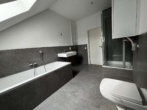 Bad - 3-Zimmer Dachgeschoss-Wohnung in Dingden (Whg. 17)