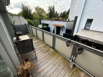 Renovierte 2-Zimmerwohnung direkt an der Adenauerallee zu vermieten - Bild (65240)