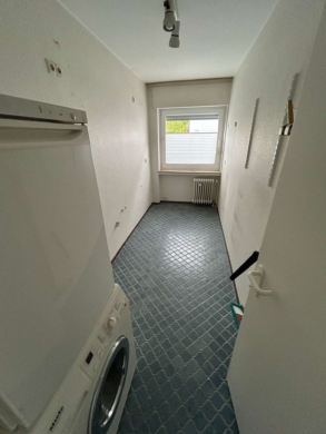 Renovierte 2-Zimmerwohnung direkt an der Adenauerallee zu vermieten - Bild (65238)