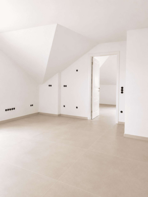 Geräumige 3 Zi. DG Neubauwohnung, KfW 55 - Bild (64843)