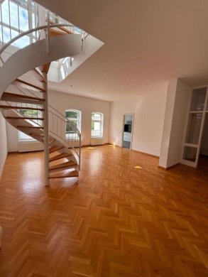 Charmante und besondere Maisonette – Altbauwohnung in zentraler Lage zu vermieten - Titelbild (64869)