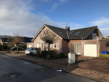 Gepflegtes 4-Parteienhaus in Borken-Burlo in sehr gute Lage zu verkaufen, 46325 Borken, Mehrfamilienhaus